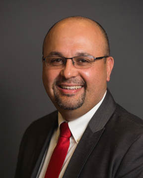 Chemeketa Executive Dean of Student Development and Learning Manuel Guerra